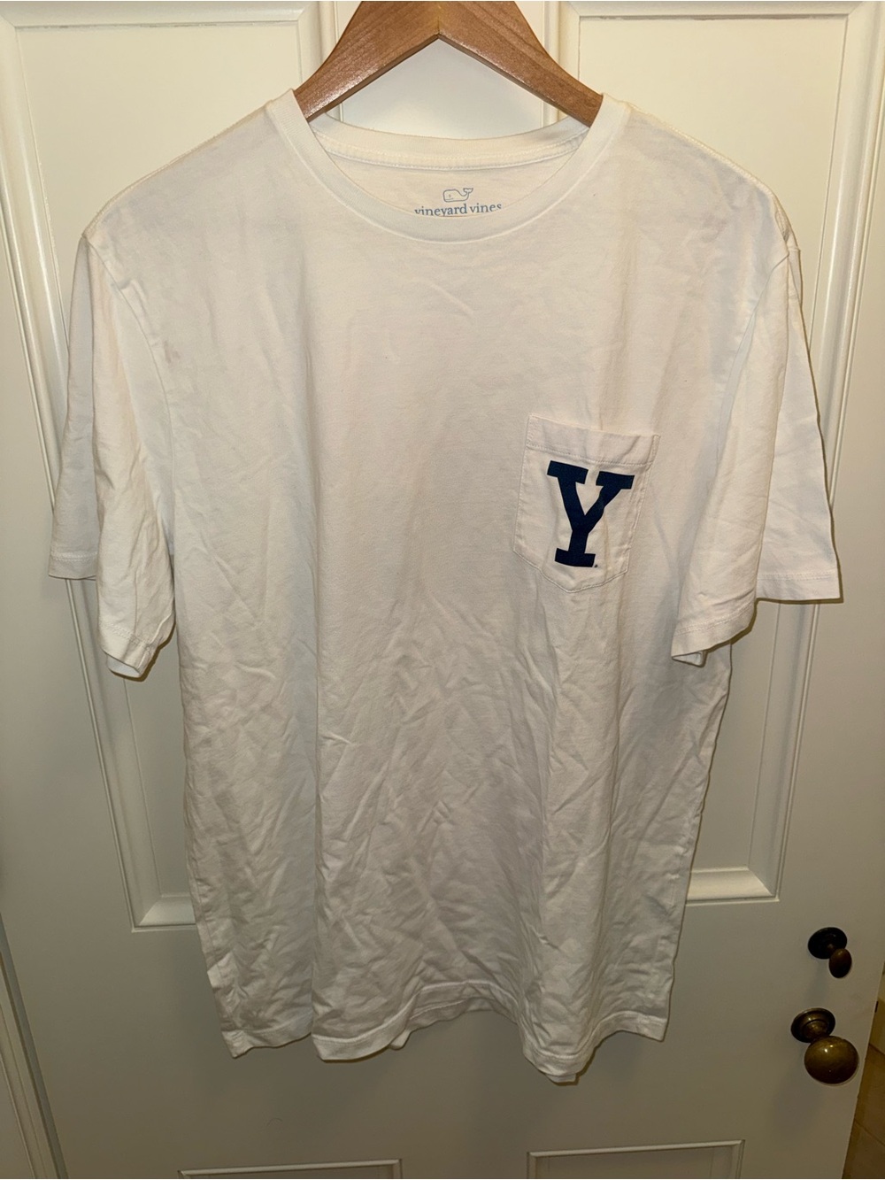 Vineyard Vines White Short Sleeve Pocket Tee with Navy Y